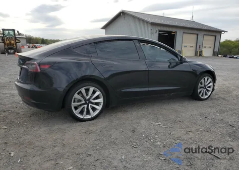 2020 Tesla Model 3 z USA, uszkodzony, nr VIN 5YJ3E1EA1LF660754